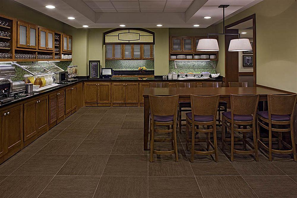 Hyatt Place Milford/New Haven Restaurant photo
